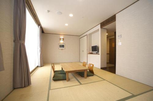 Japanese-Style Room with Shared Bathroom