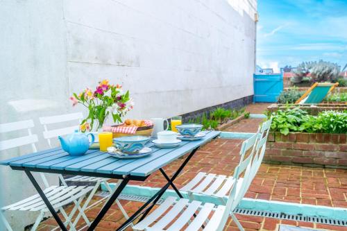Marine Cottage - image 3