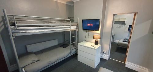 Three-Bedroom Suite image 6