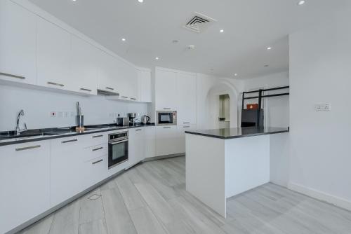 Al Hatimi Shoreline Apartments Palm Jumeirah Dubai - image 5