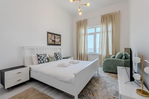 Al Hatimi Shoreline Apartments Palm Jumeirah Dubai - image 6