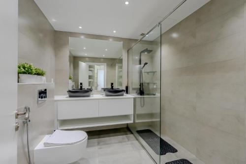 Al Hatimi Shoreline Apartments Palm Jumeirah Dubai - image 11