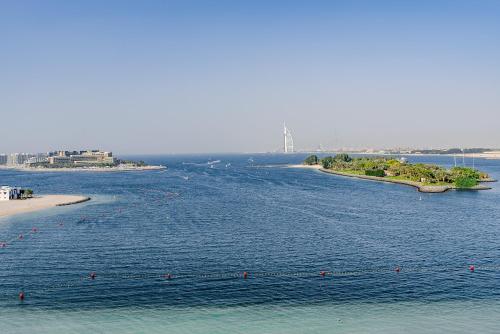 Al Hatimi Shoreline Apartments Palm Jumeirah Dubai - image 6
