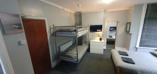 Three-Bedroom Suite image 3