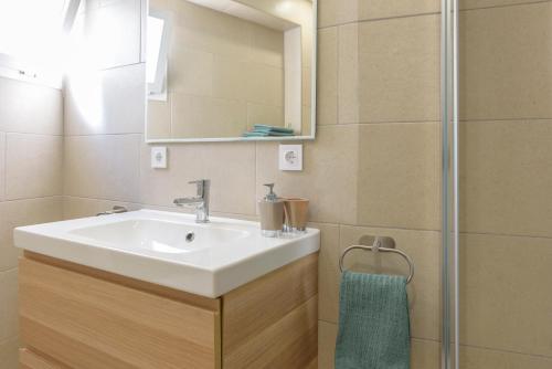 Port Perfection: Your Dream Apartment by the Beach Port Perfection: Your Dream Apartment by the Beach