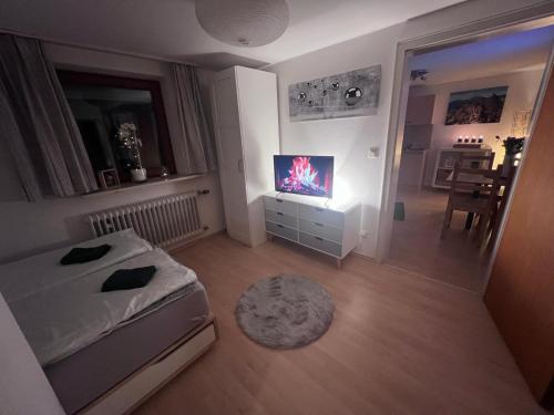 1 queen bed, 1 sofa bed