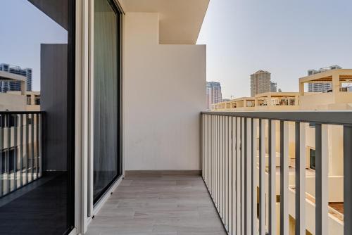 Modern and Cozy Studio in JVC I Luma Building - image 9