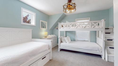 Superior Location Steps to South Beach