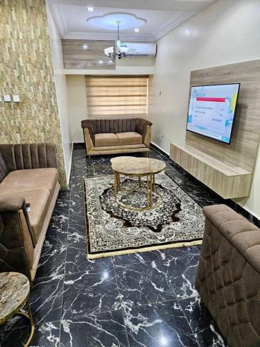 an exquiste 3 bedroom apartment, in a peaceful environment