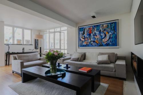 Elegant apartment in Neuilly-sur-Seine