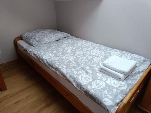 1 twin bed