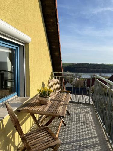 Galeriewohnung mit Seeblick - Apartment - Absberg