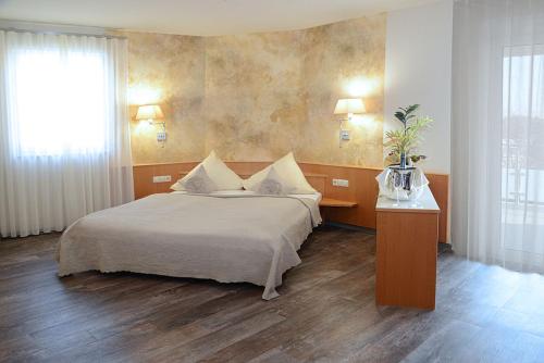 1 queen bed