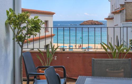 Awesome Apartment In Gerona With House Sea View
