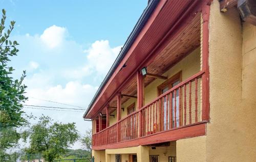 3 Bedroom Lovely Home In Latores gîte à louer Pereda