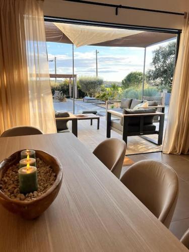 Charmante Villa, 10pers, clim,piscine,grand jardin in Pougnadoresse