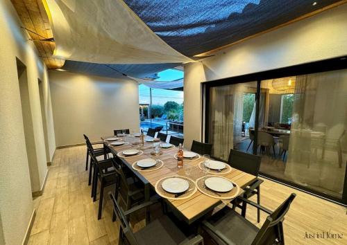Charmante Villa, 10pers, clim,piscine,grand jardin in Pougnadoresse