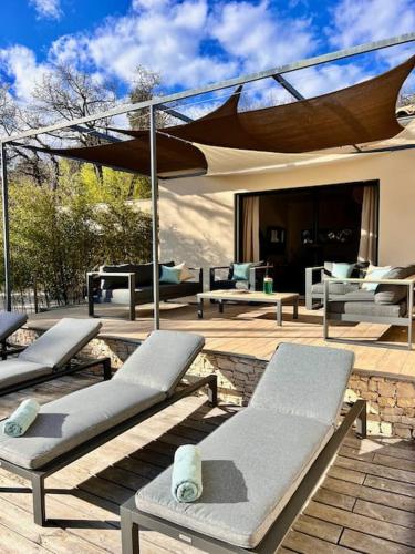 Charmante Villa, 10pers, clim,piscine,grand jardin in Pougnadoresse