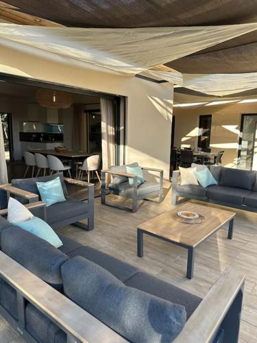 Charmante Villa, 10pers, clim,piscine,grand jardin in Pougnadoresse