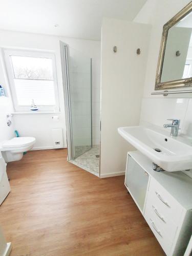 Fürdőszoba, Ferienwohnung Beste - für eine entspannte Auszeit (Ferienwohnung Beste - fur eine entspannte Auszeit) in Bad Oldesloe