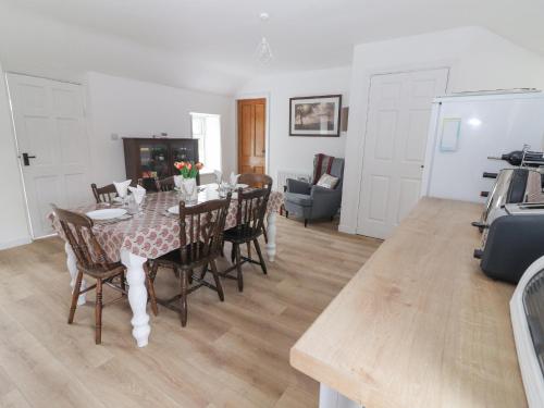 A szálláshely kívülről, White Cottage in Abbeyfeale