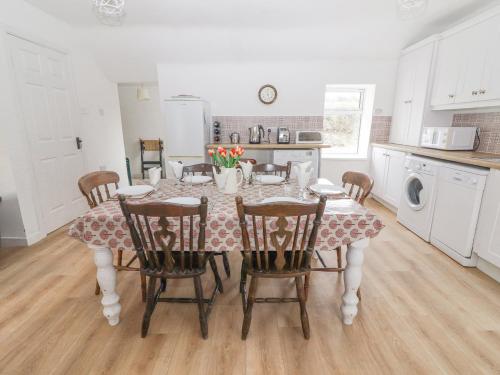 A szálláshely kívülről, White Cottage in Abbeyfeale