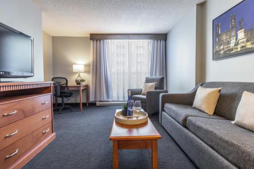 Hotel Saint-Laurent Montreal Room Type - One Queen Suite