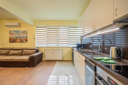 Top Location Central New & Spacious 3 BDR apt Medical Academy, Sofia (Foto 6)
