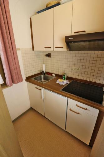 Apartment 11 - Ferienresidenz Roseneck, 2 Schlafzimmer, mit Schwimmbad in Todtnauberg bei Feldberg, Todtnauberg (fotografie 9)