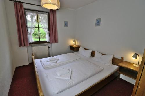 Apartment 12 - Ferienresidenz Roseneck, 2 Schlafzimmer, mit Schwimmbad in Todtnauberg bei Feldberg, Todtnauberg (fotografie 7)