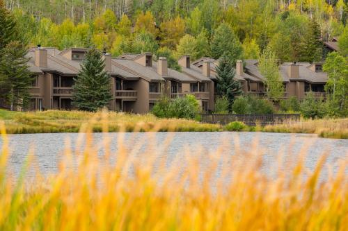 LAKESIDE 1629 townhouse