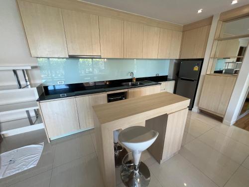 Grande Caribbean Condo by Somphong - 주방