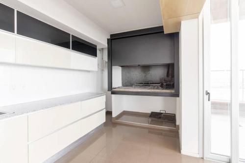 One-Bedroom Apartment image 6