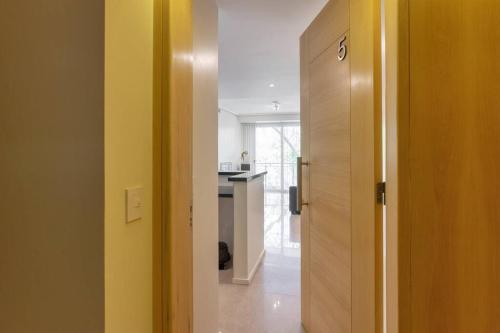 One-Bedroom Apartment image 3