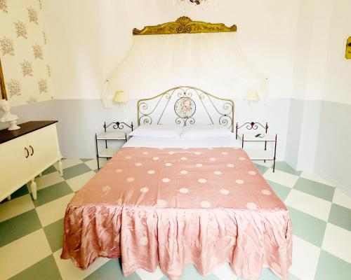 2 bedrooms, 3 beds