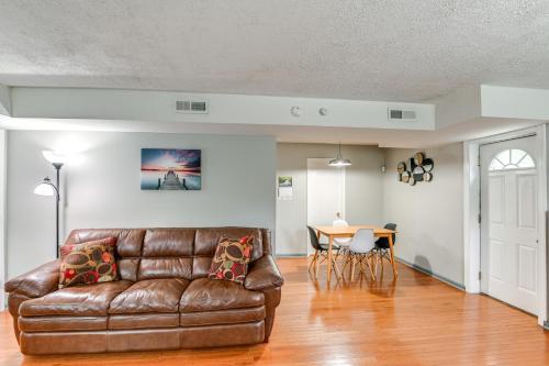 Cozy Nashville Getaway 11 Mi to Downtown! in Nashville, USA