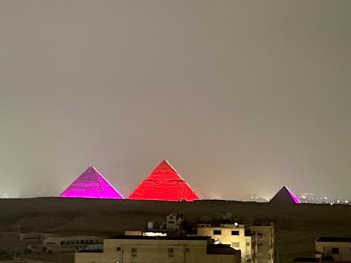 Panorama 3 Pyramids View Inn