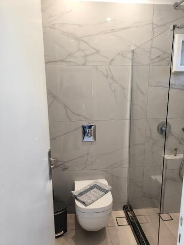 Mary Rooms - image 13