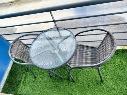 ระเบียง/ชานเรือน, Cozy studio in Quinta do Anjo 48 m² with shared sauna in กิงตา โด อังโช