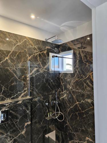 Mary Rooms - image 6