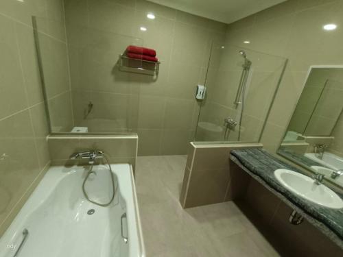 room detail thumbnail 2