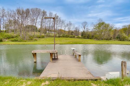 Rustic Mount Perry Cabin Near Fishing Pond and Farm