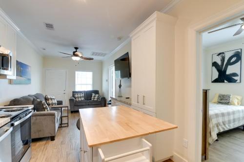 Cozy Galveston Vacation Rental Less Than 1 Mi to Beach! in Galveston, USA
