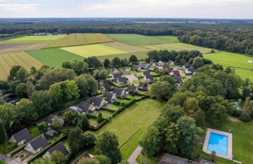 Geschakelde recreatiewoning met omheinde tuin