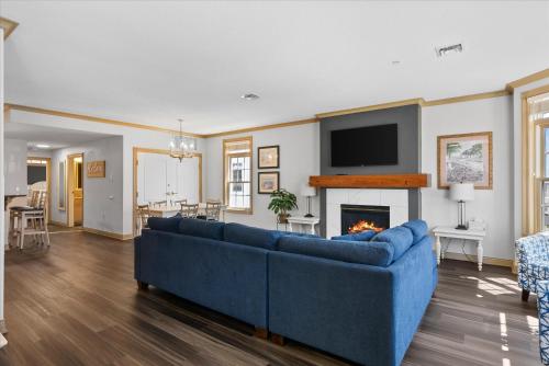 A Glorious Getaway Sheboygan - Blue Harbor Condo in Sheboygan, USA