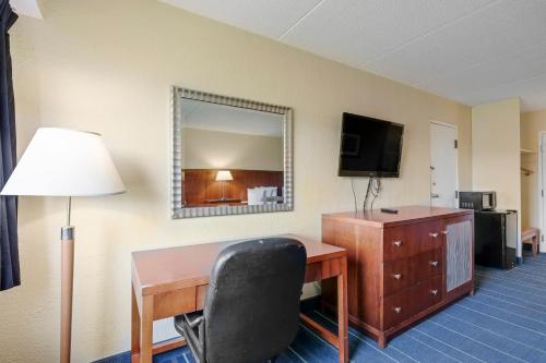 Relax Inn - image 11