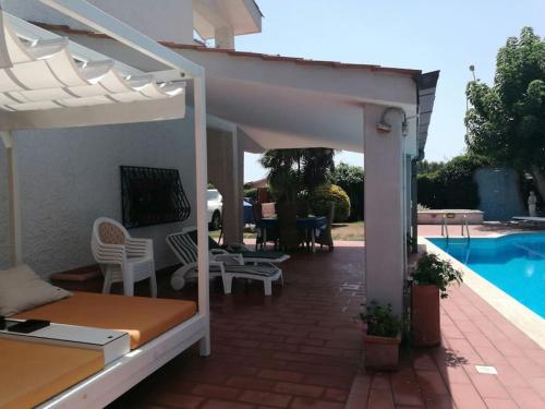 Villa c/Piscina 100mt dal mare Roma V