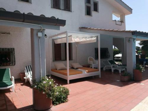 Villa c/Piscina 100mt dal mare Roma V