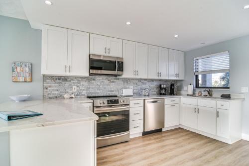 Balcony and Views Sunny Indian Shores Condo! in Indian Shores