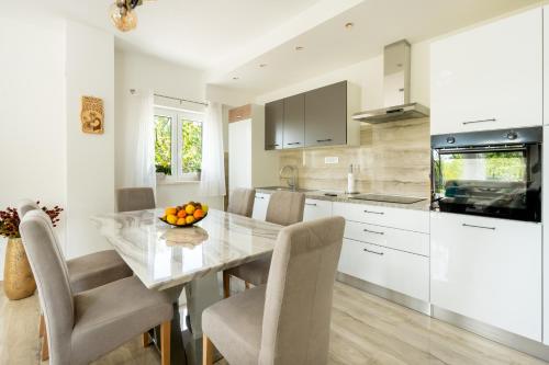 virtuve, Villa Nadalina, Cista Provo in Cista Provo